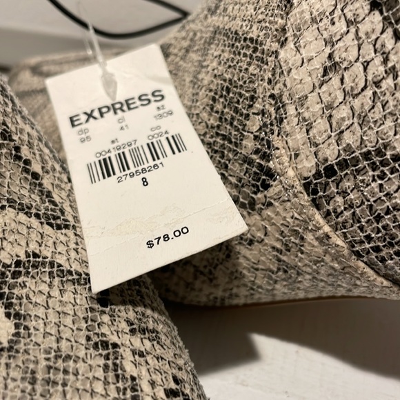 🐍NWT Express Faux Snake Skin Booties. - Picture 4 of 9